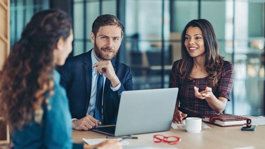 Niche vs. Generalist – The 2026 Verdict