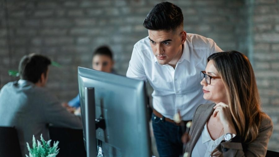 Why are UAE startups outsourcing IT instead of hiring in 2026