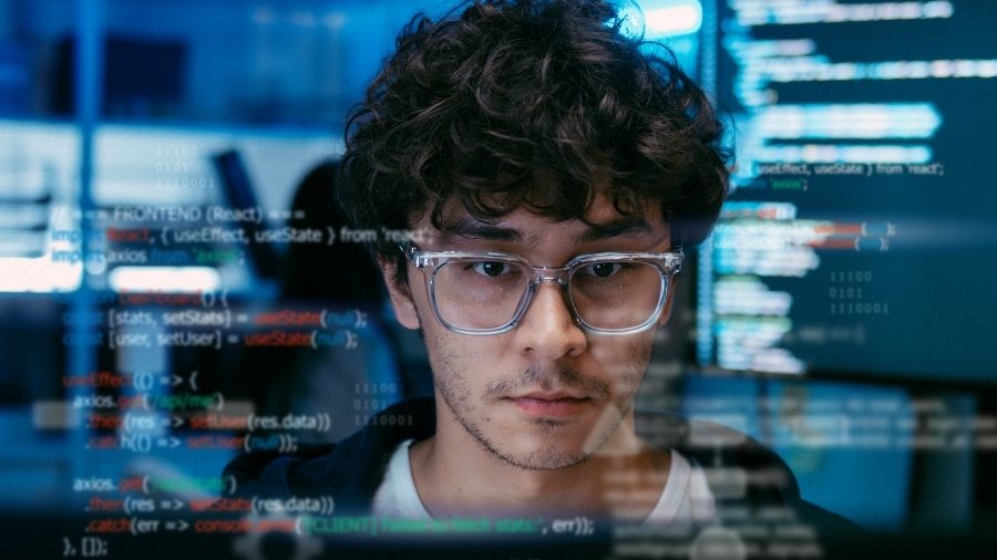 Build, Buy or Outsource AI Engineers in UAE Quick Comparison