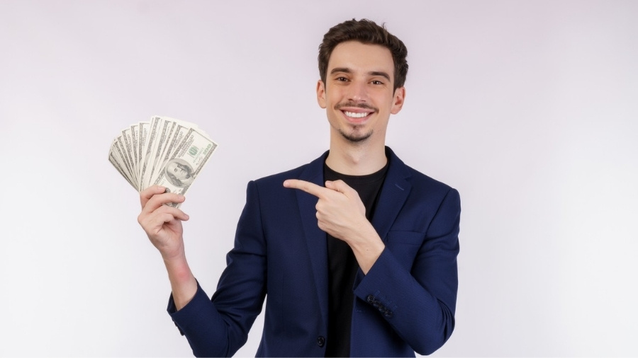Minimum Wage in UAE